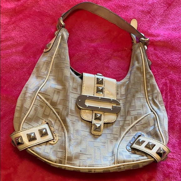 Guess purse - Picture 1 of 3